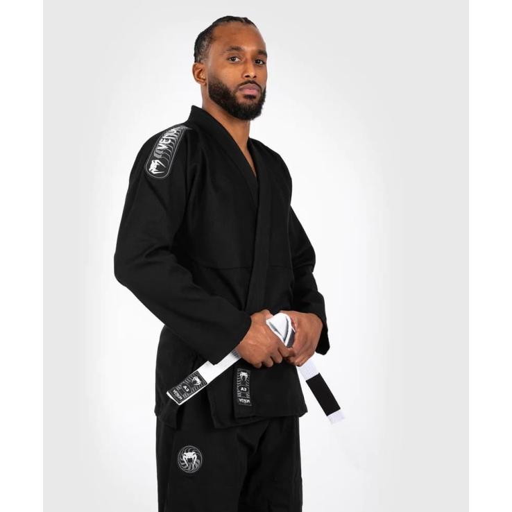 BJJ Venum Gi First Kimono – Schwarz + weißer Gürtel inklusive