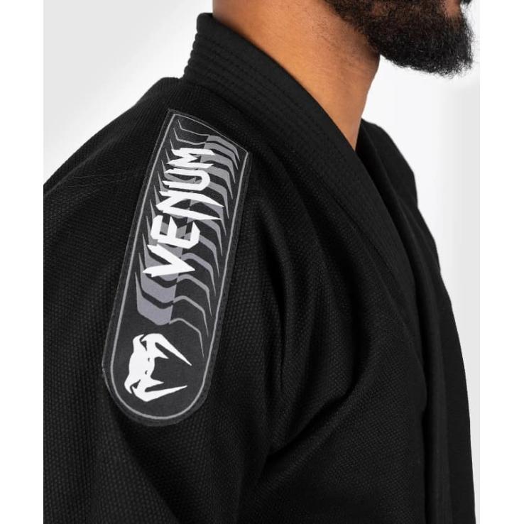 BJJ Venum Gi First Kimono – Schwarz + weißer Gürtel inklusive